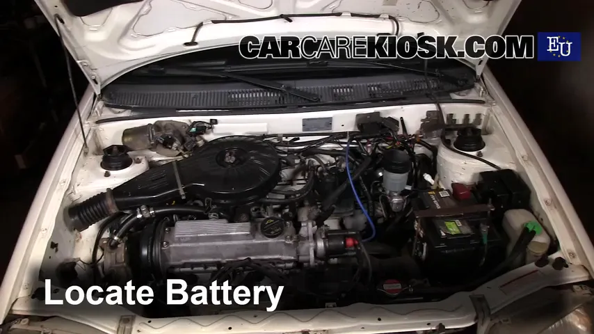 2002 Suzuki Swift GLS 1.0L 3 Cyl. Batterie Changement